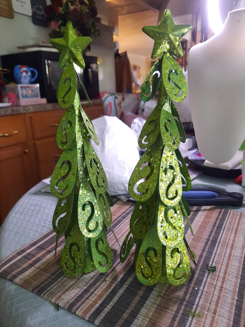 METAL Sparkling Green Glitter Holiday Tree Pair - Brand Unspecified